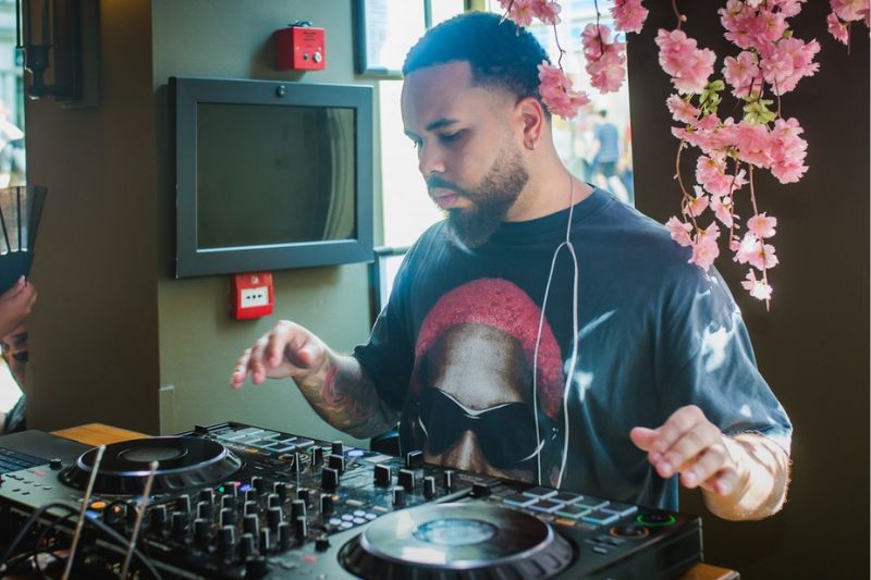 SINTILLATE Bank Holiday Bottomless Brunch at Nest