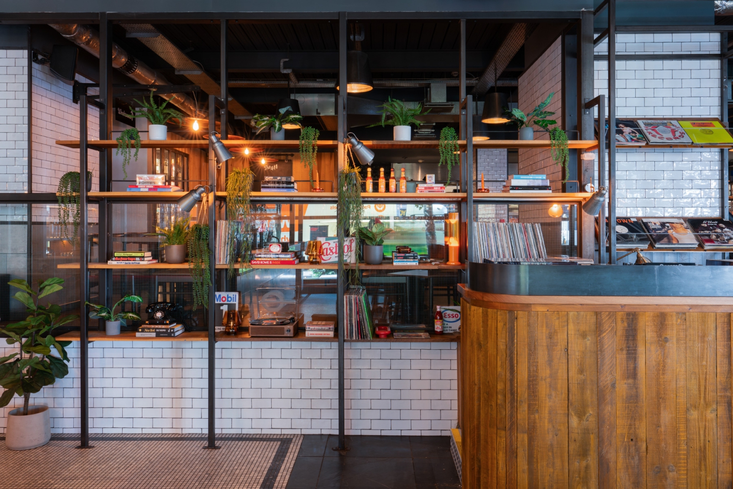 SINTILLATE Bank Holiday Bottomless Party Brunch at The 411