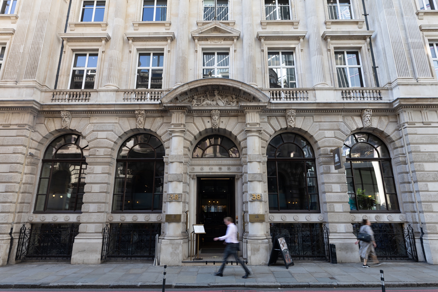 SINTILLATE Bottomless Brunch at Piazza Italiana
