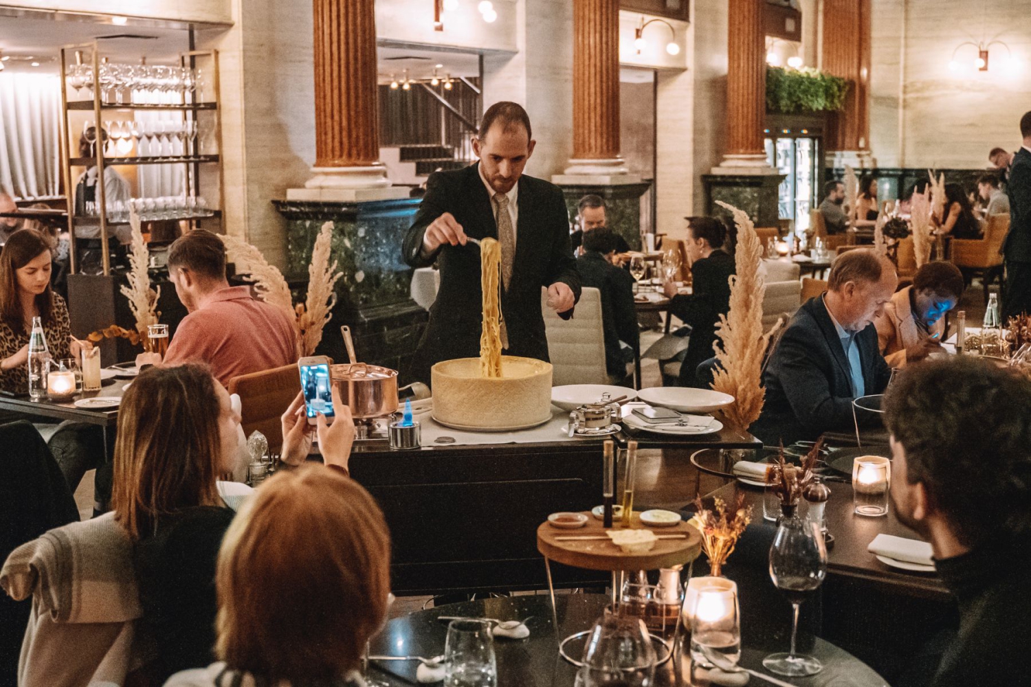 SINTILLATE Bottomless Brunch at Piazza Italiana