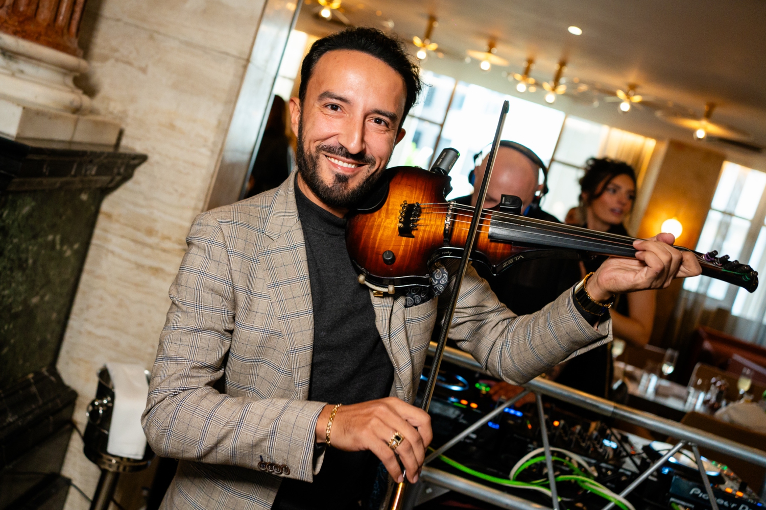 SINTILLATE Bottomless Brunch at Piazza Italiana