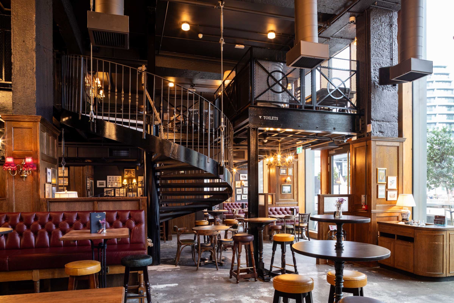 SINTILLATE Bottomless Party Brunch at Old Street Tavern