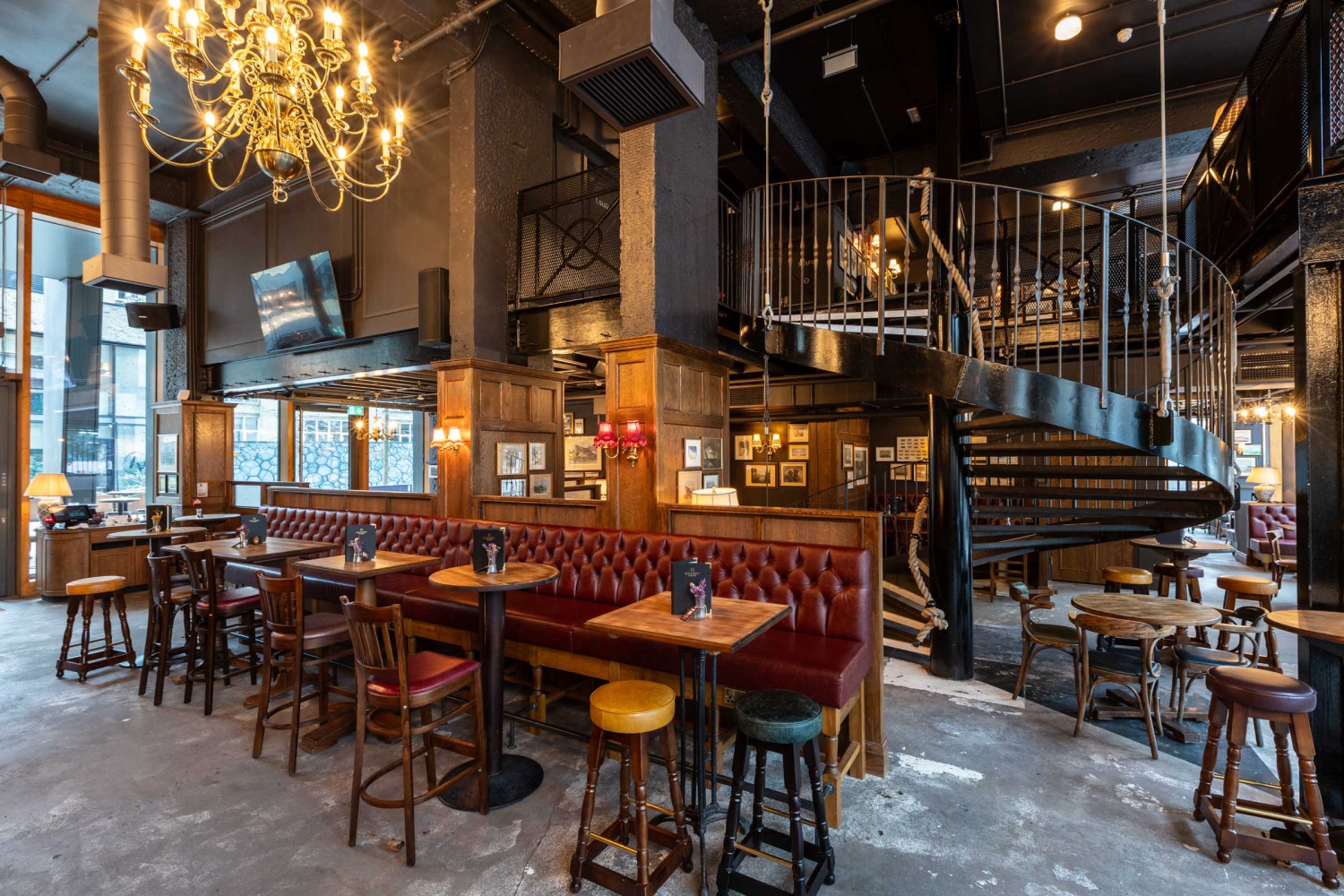 SINTILLATE Bottomless Party Brunch at Old Street Tavern