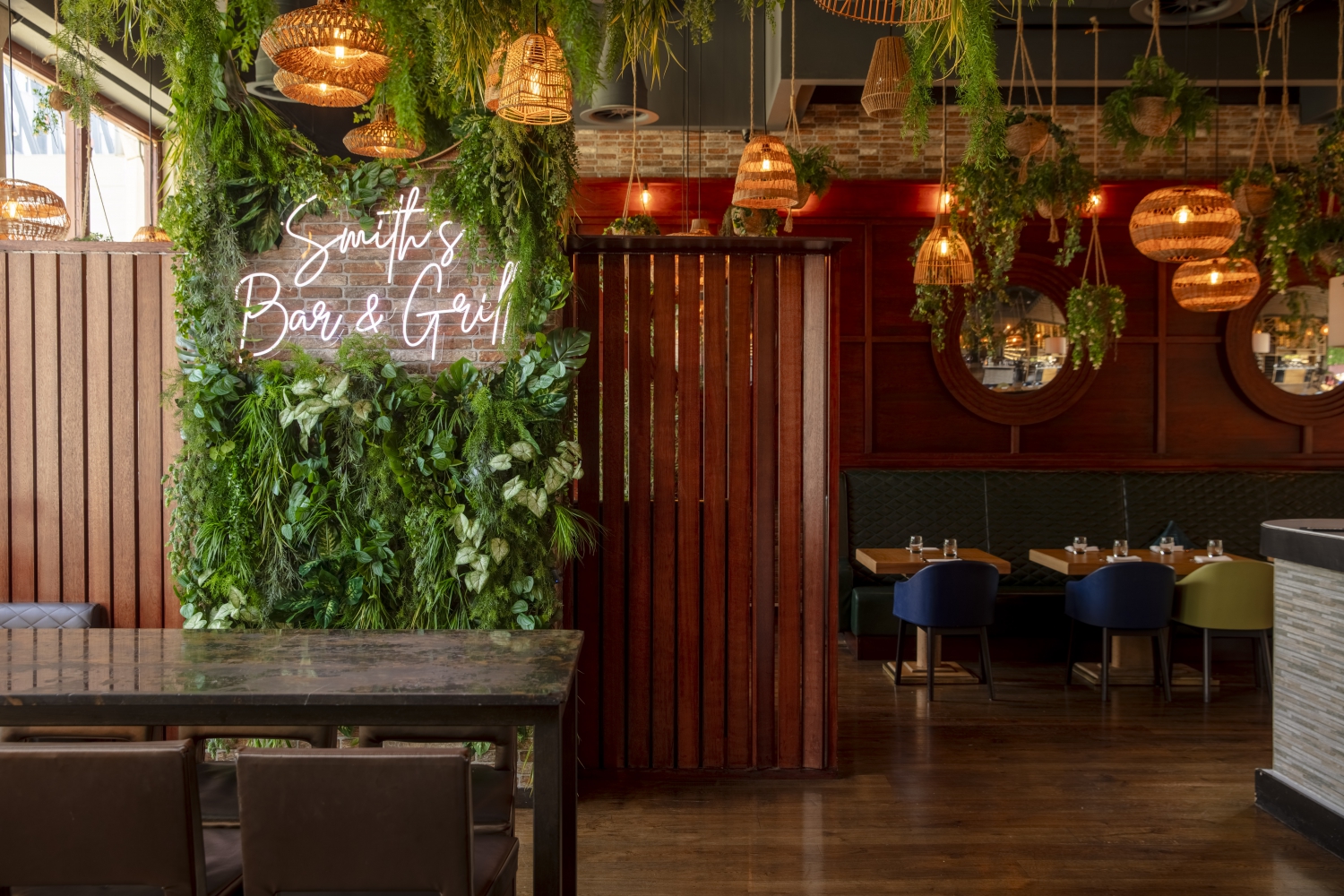 SINTILLATE Bottomless Party Brunch at Smith's Bar & Grill