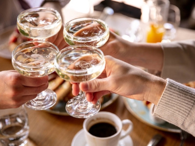 SINTILLATE Bottomless Party Brunch at Smith's Bar & Grill