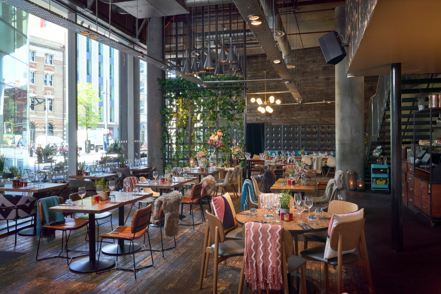 SINTILLATE Bottomless Party Brunch at The Refinery