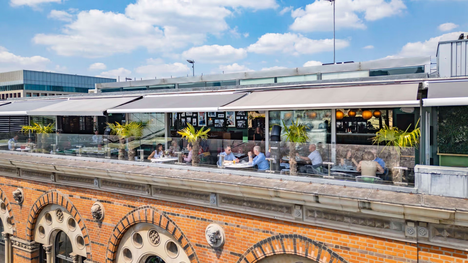 SINTILLATE Night Brunch at 'Smiths' of Smithfield