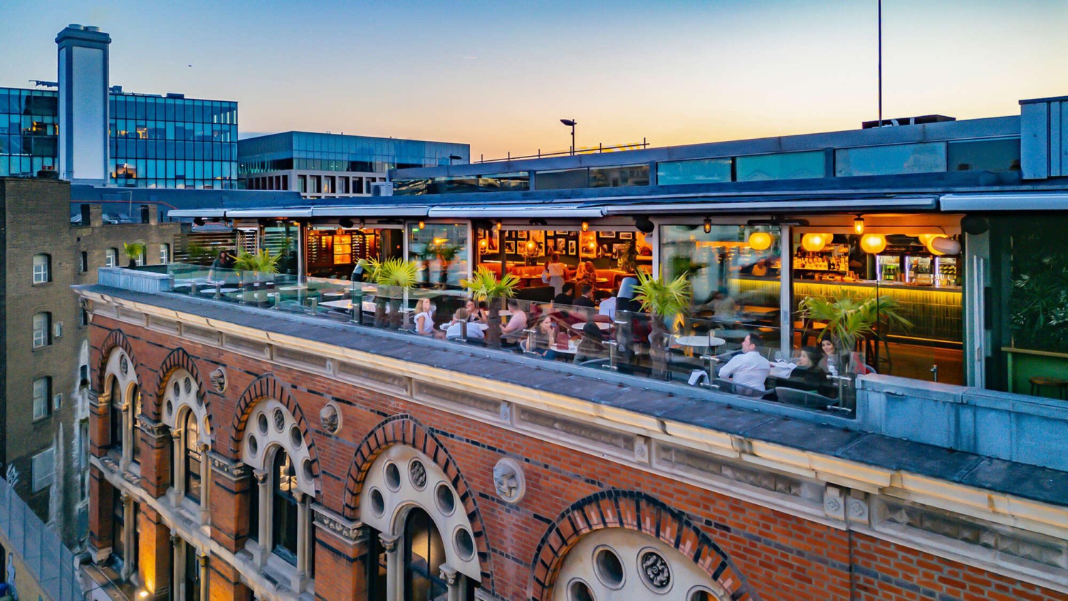 SINTILLATE Night Brunch at 'Smiths' of Smithfield